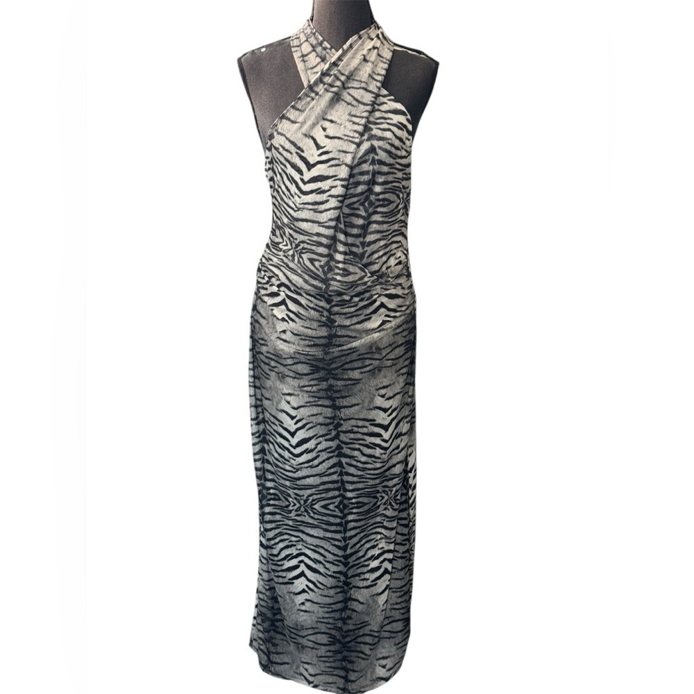 Zara NWT Animal Print Tulle
Long Dress White Black
Women's Size, L - Picture 9 of 12